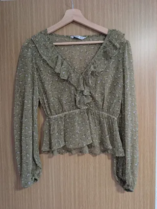 Blusa verde Stradivarius floral