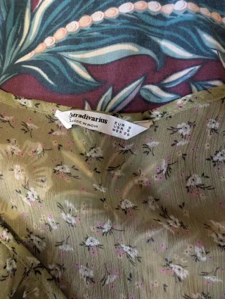 Blusa verde Stradivarius floral