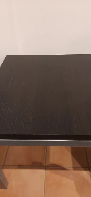 Juego de mesas. Urge vender