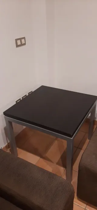 Juego de mesas. Urge vender