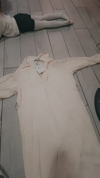 Vestido elegante beige