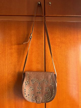Bolso Misako Marrón Tachuelas