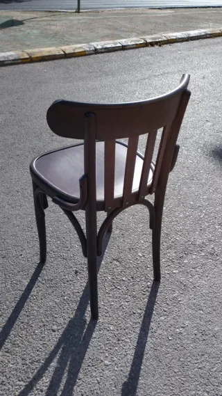 Silla Thonet madera oscura