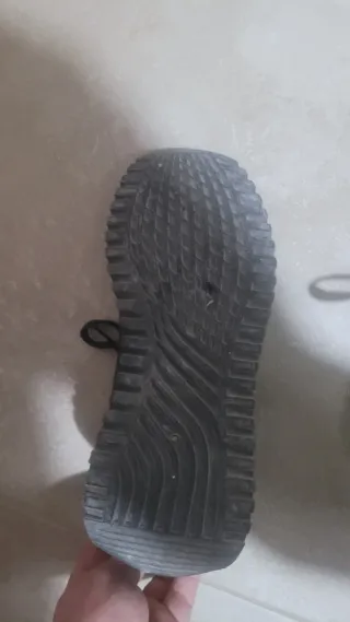 Zapatillas Le Coq Sportif Negras y Rojas