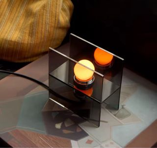 Lámpara de cristal negro estilo espacial