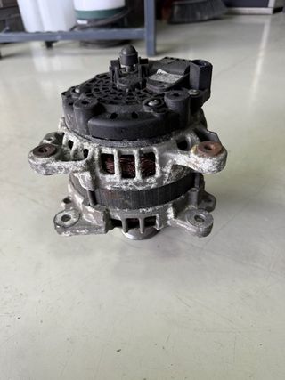 Alternador VAG 04C 903 023 L 140A