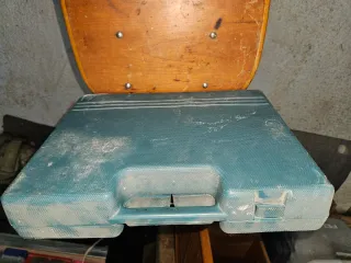 Caja de herramientas con accesorios