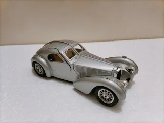 Bugatti Atlantic Bburago 1/24