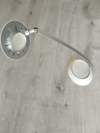 Lámpara LED Escritorio Plata y Blanca