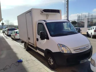 Camión isotermo listo para trabajar