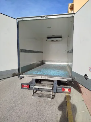 Camión isotermo listo para trabajar