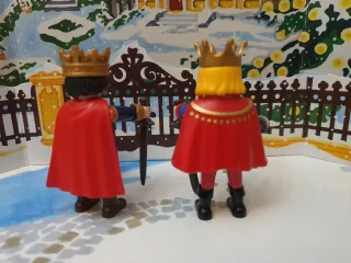 Playmobil Reyes con Espadas y Banderas