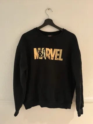 Sudadera Marvel Negra y Dorada