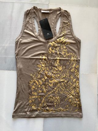 Camiseta nadadora con estampado dorado