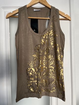 Camiseta nadadora con estampado dorado