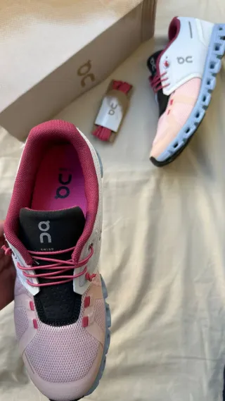 Zapatilla On Running Cloud 5 Rosa/Blanco