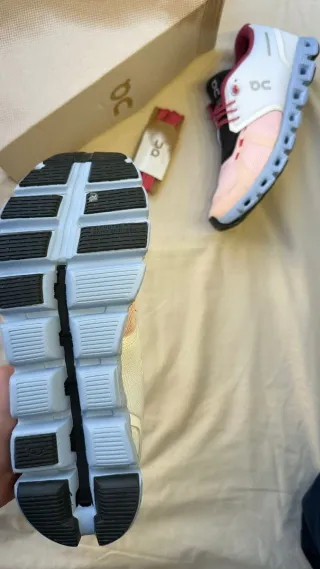 Zapatilla On Running Cloud 5 Rosa/Blanco