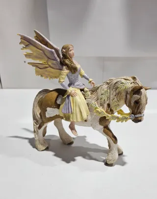 Figura Hada con Caballo Alado Schleich