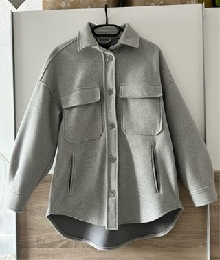 Chaqueta gris de paño