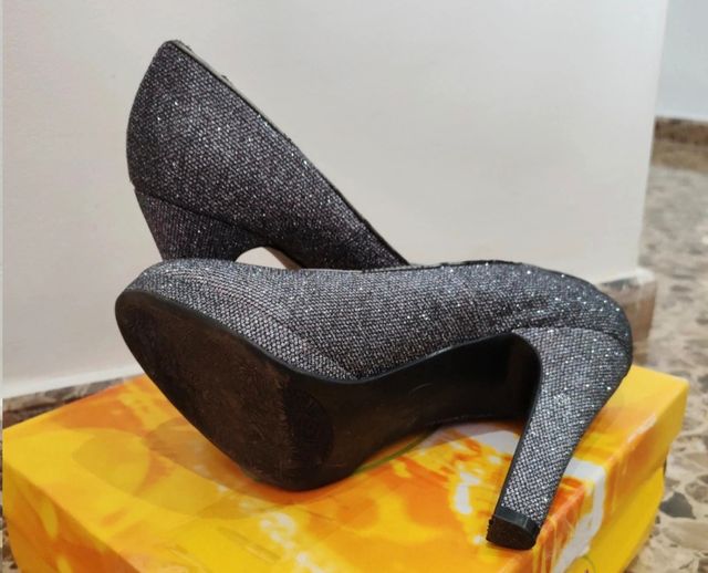 Zapatos de tacón Graceland negros y plateados