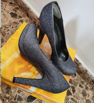 Zapatos de tacón Graceland negros y plateados