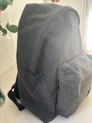 Mochila Eastpak Gris