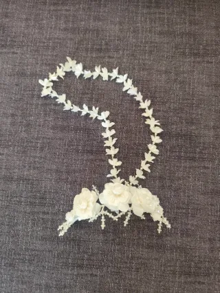 Tiara Comunión Flores Blancas