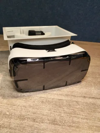 Occhiali Samsung Gear VR per Realtà Virtuale