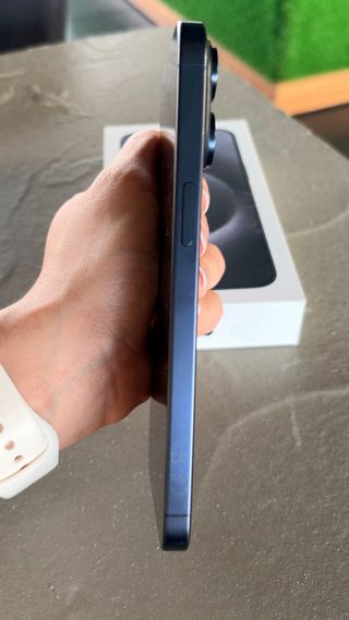 iPhone 15 Pro Max 256GB Azul Titanium.