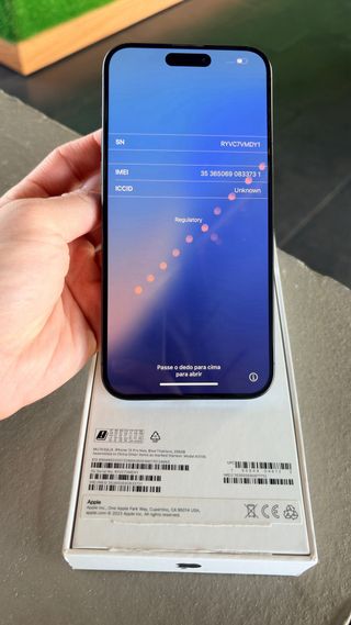 iPhone 15 Pro Max 256GB Azul Titanium.