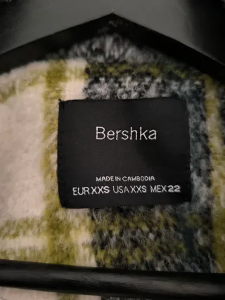 Chaqueta cuadros Bershka verde y blanco