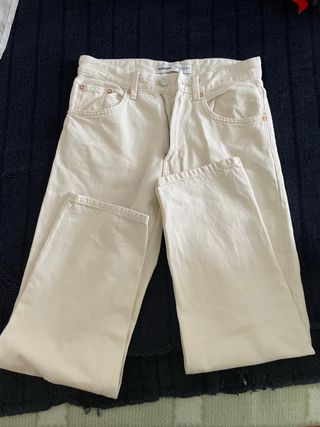 Vaqueros Bershka blancos mujer T.38
