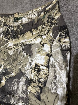 Pantalón estampado camuflaje