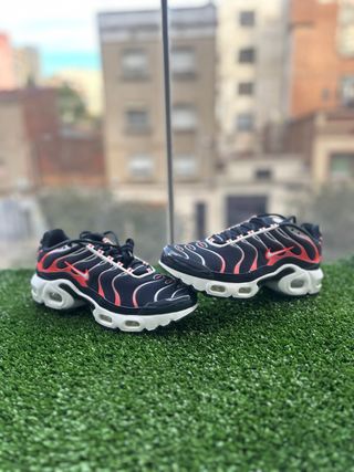 Nike Air Max Plus TN Negro y Rojo