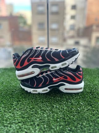 Nike Air Max Plus TN Negro y Rojo