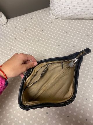 Bolso de mano Bimba y Lola tachuelas