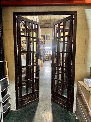Puerta doble madera con cristales