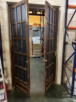 Puerta doble madera con cristales