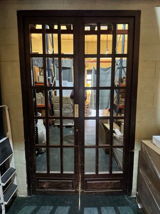 Puerta doble madera con cristales