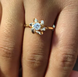 Anillo Oro 18K con Circonita