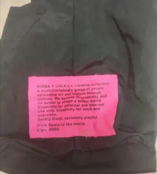 Bolsa Bimba y Lola Negra con Detalle Rosa