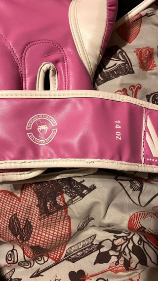 Guantes de boxeo Venum rosas 14oz