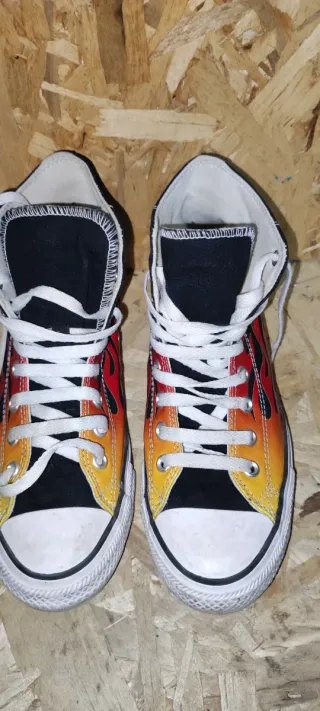 Converse All Star fiamme nere e arancio