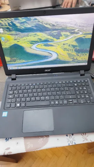 Portátil Acer i3 - RAM 6B