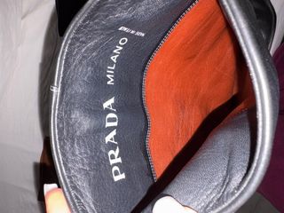 Stivali alti in pelle Prada neri