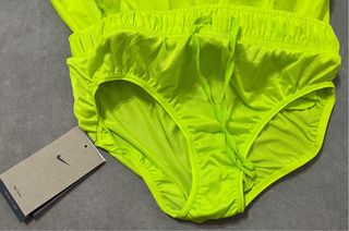 Shorts 3” Nike Tempo talla S