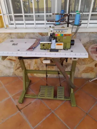 Remalladora industrial Rimoldi Orion 4 hilos solo