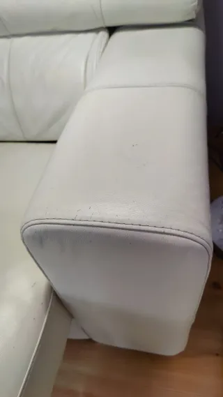 Sofá de piel blanco