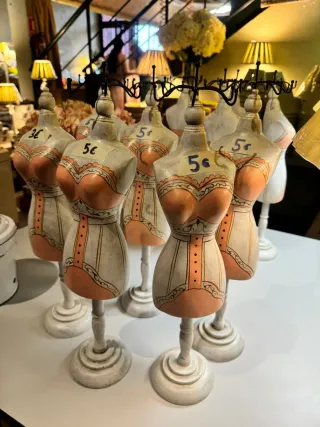 Maniquí Joyero Madera Beige y Rosa