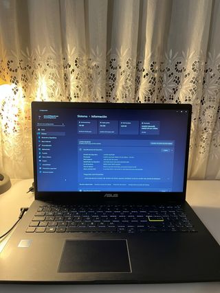 Asus VivoBook Intel Celeron (solo carga) 2021